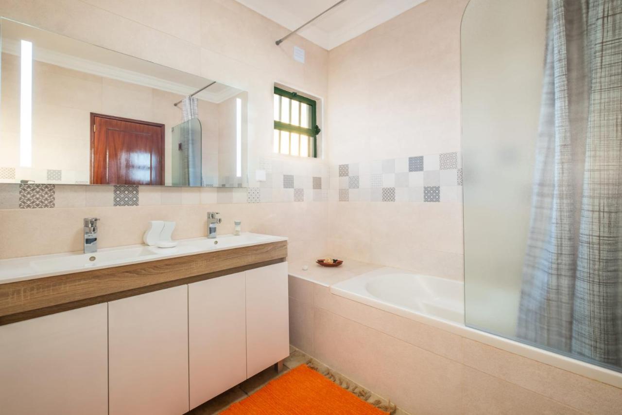 Villa Sequeira - Private Pool - Free Wifi - By Bedzy Албуфейра Екстериор снимка